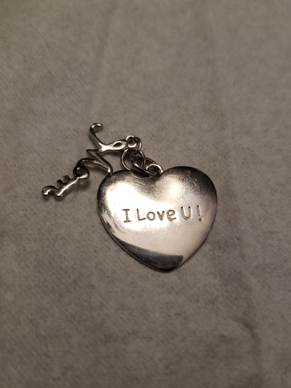 Silver Heart 'I Love U!' Mom. Pendant Charm